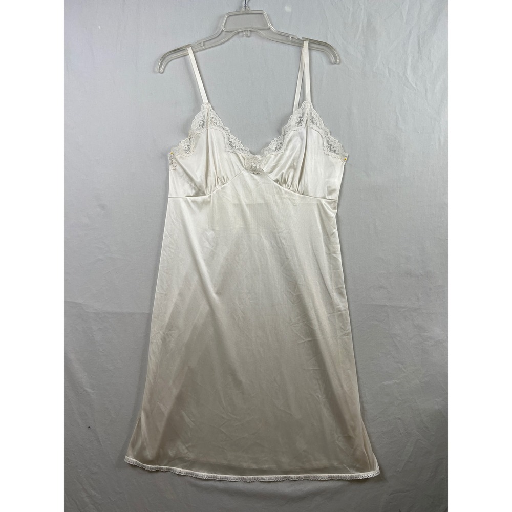 Vintage Bali Studio Full Slip Lingerie Women 36 Ivory Lace Antron III Nylon